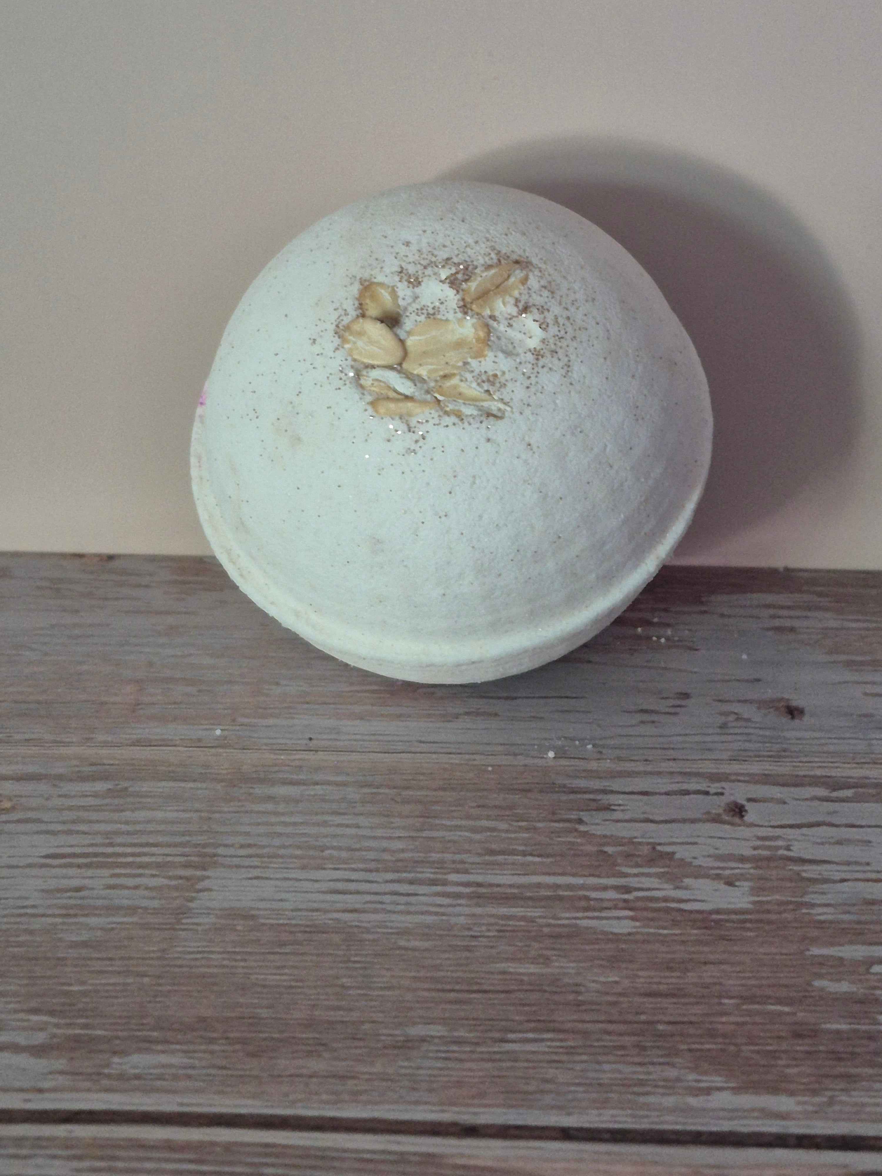 Oatmeal Milk & Honey Bath Bomb