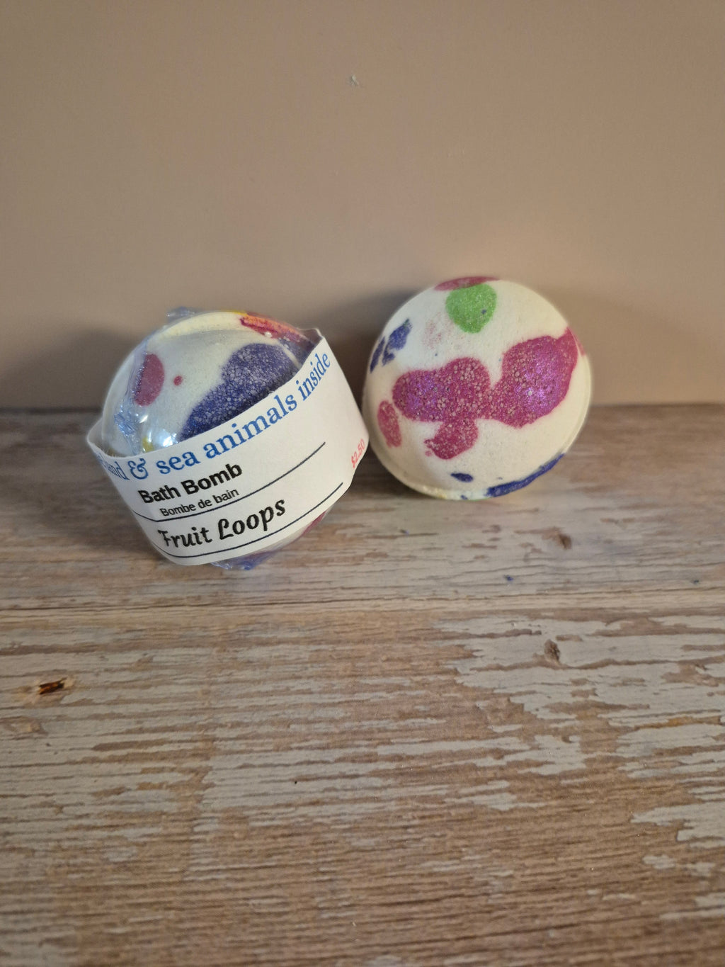 Froot Loops Bath Bomb with Magic Grow Foam Bath Toy