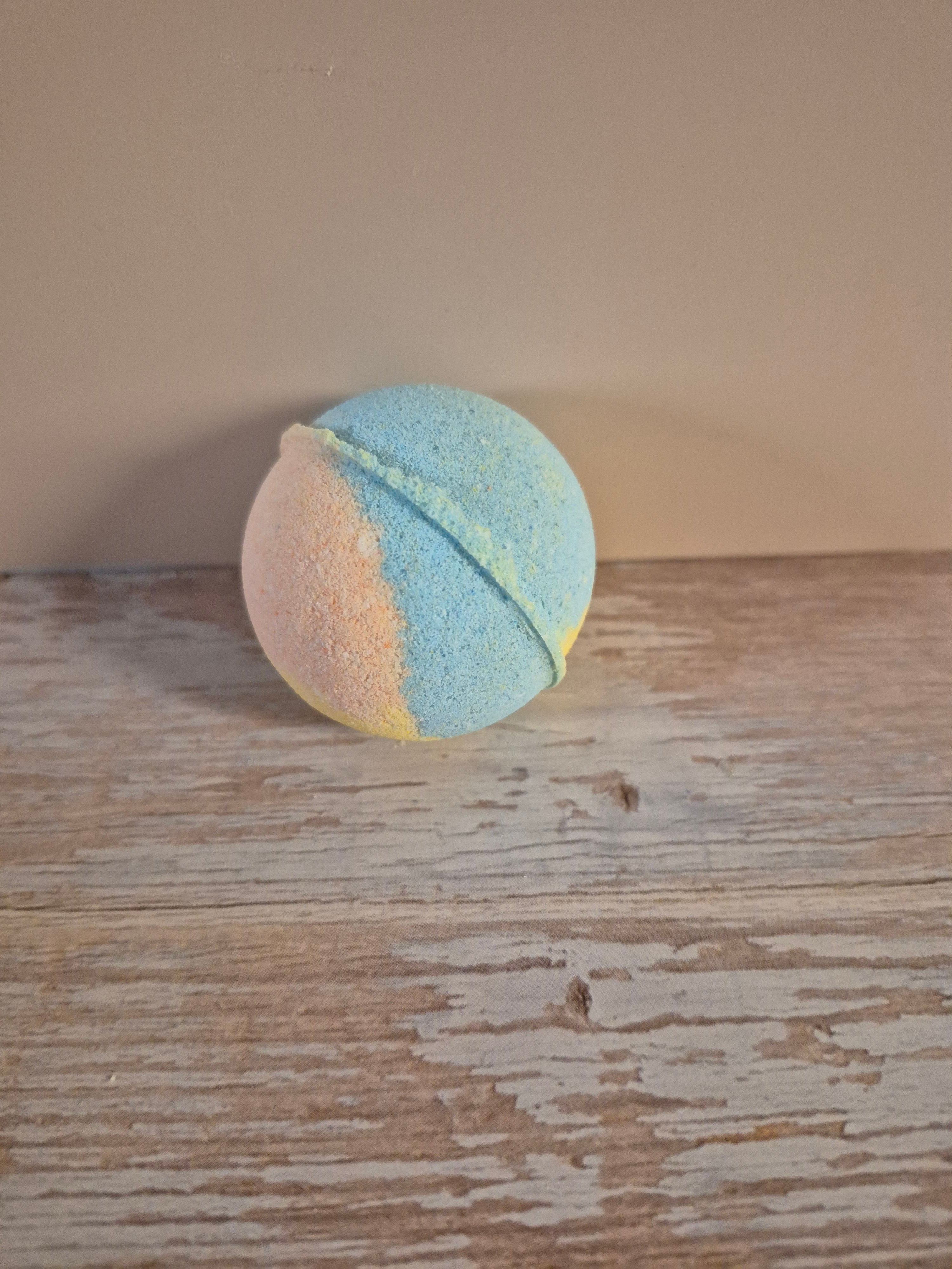 Cap'n Crunch Berries Bath Bomb with Resin Animal Toy